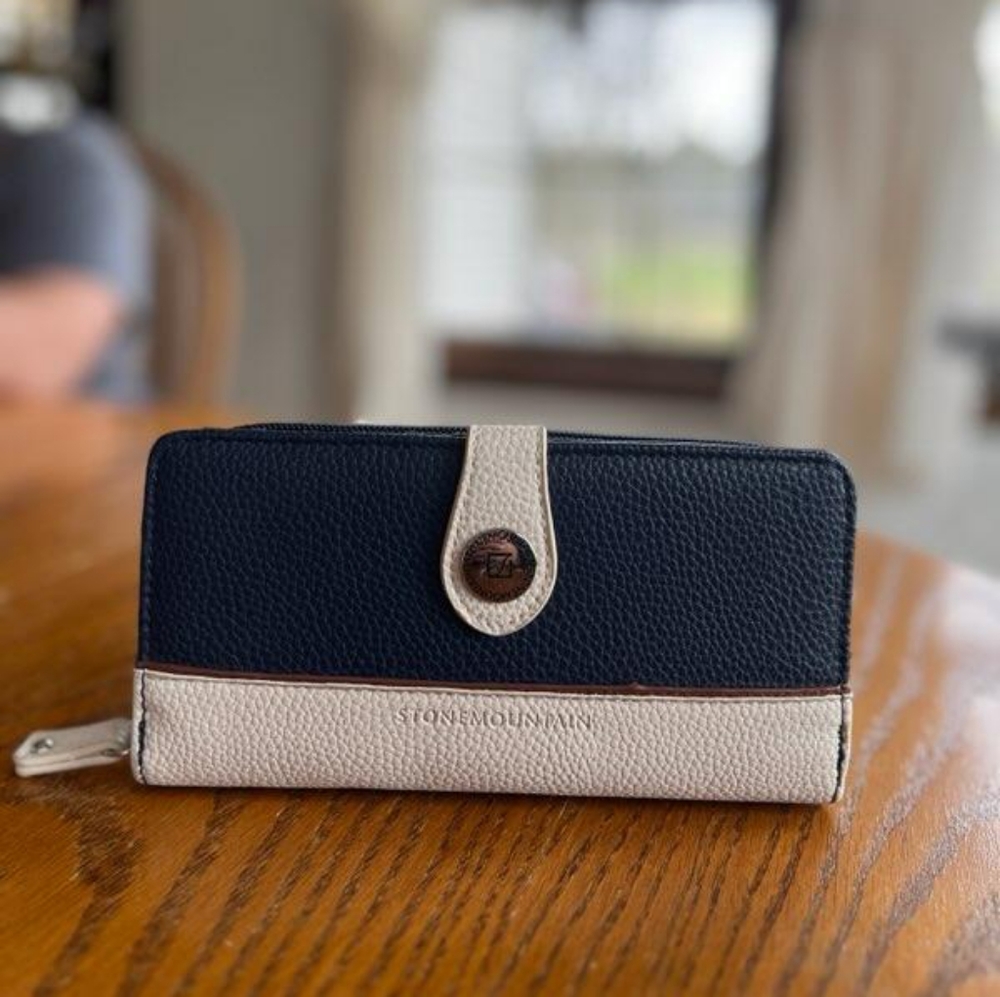 Stone Mountain Ludlow Large Zip‑Around Wallet – Navy/Bone, Textured Finish